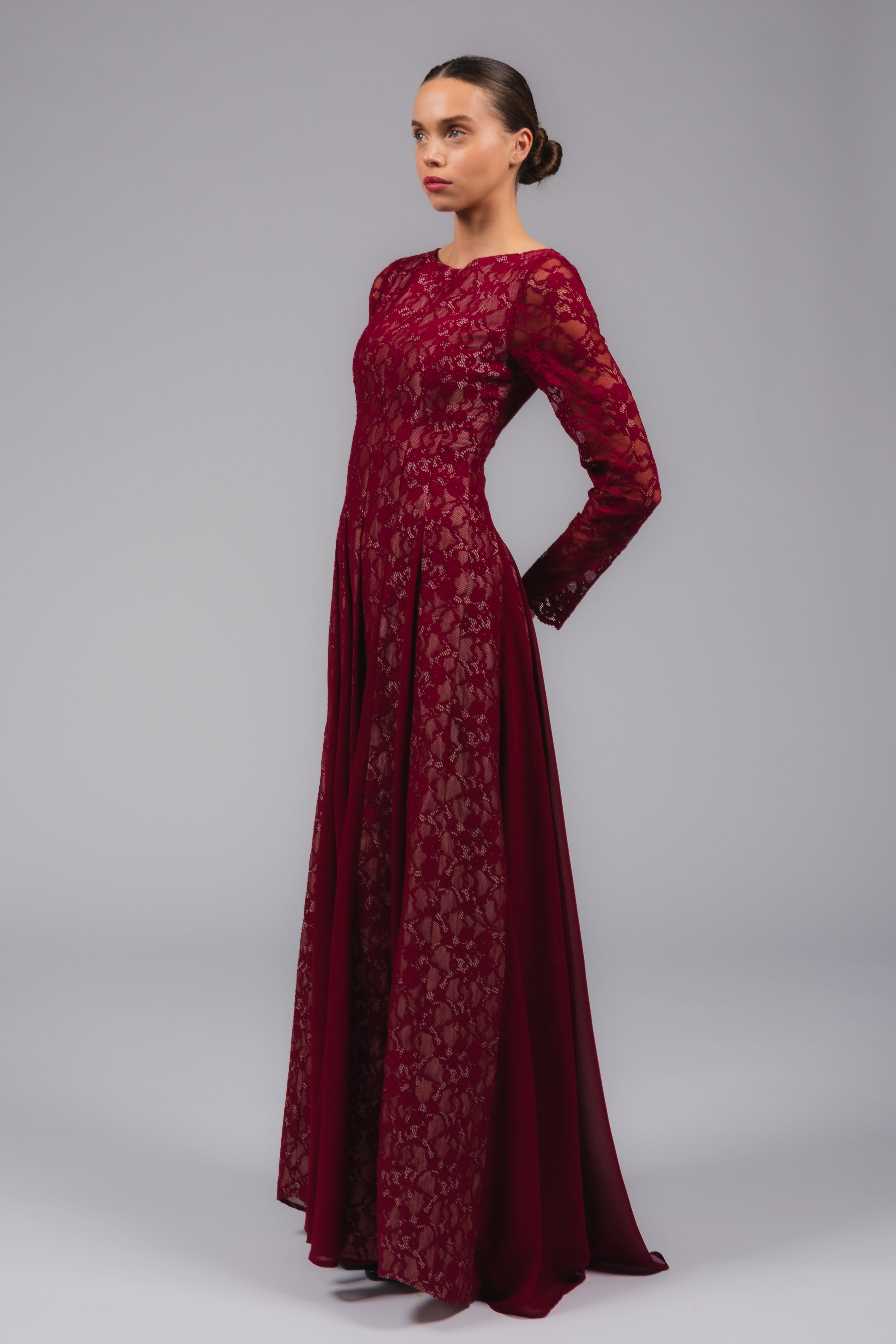 Model: 175 cm · XS · B cup