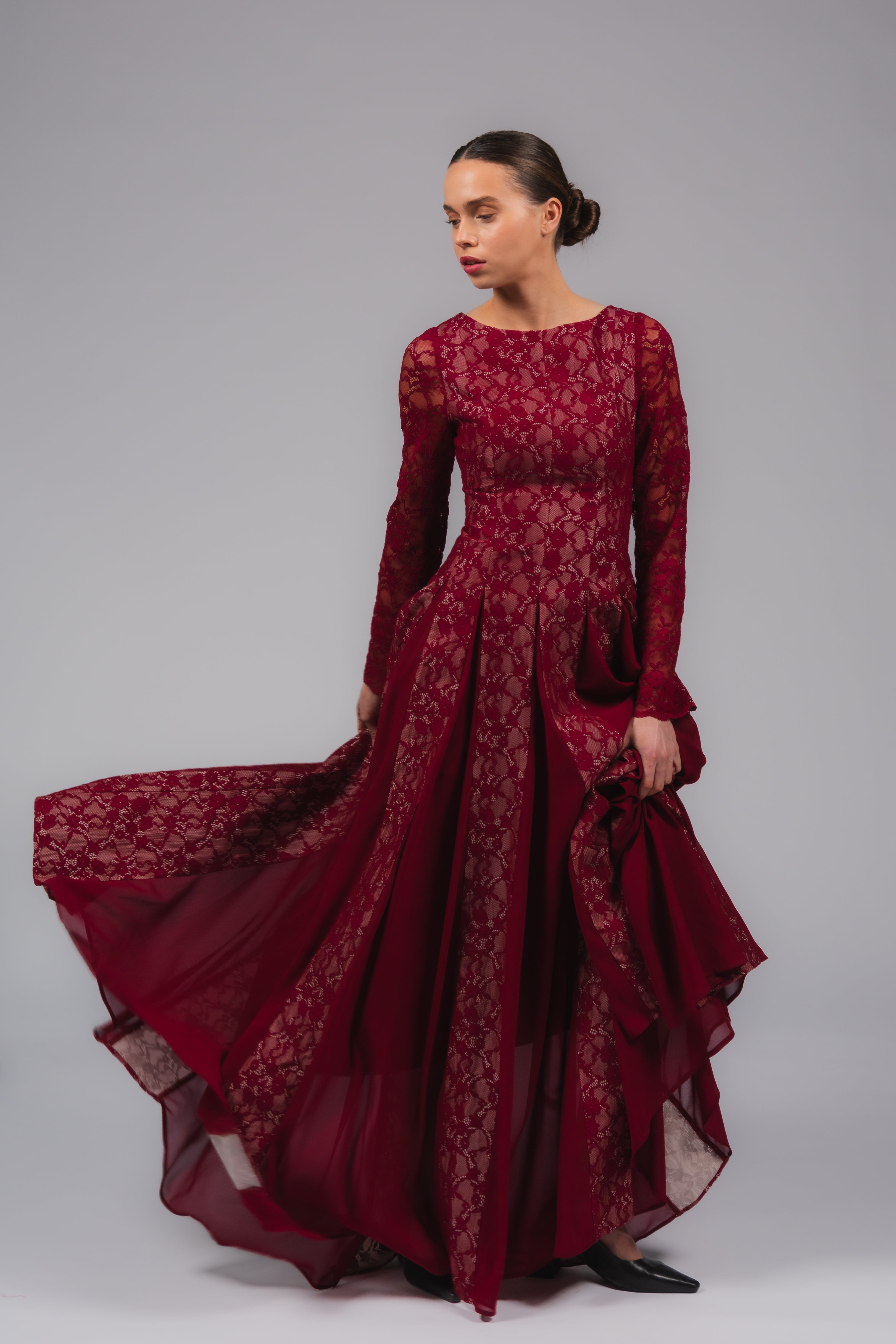 Model: 175 cm · XS · B cup