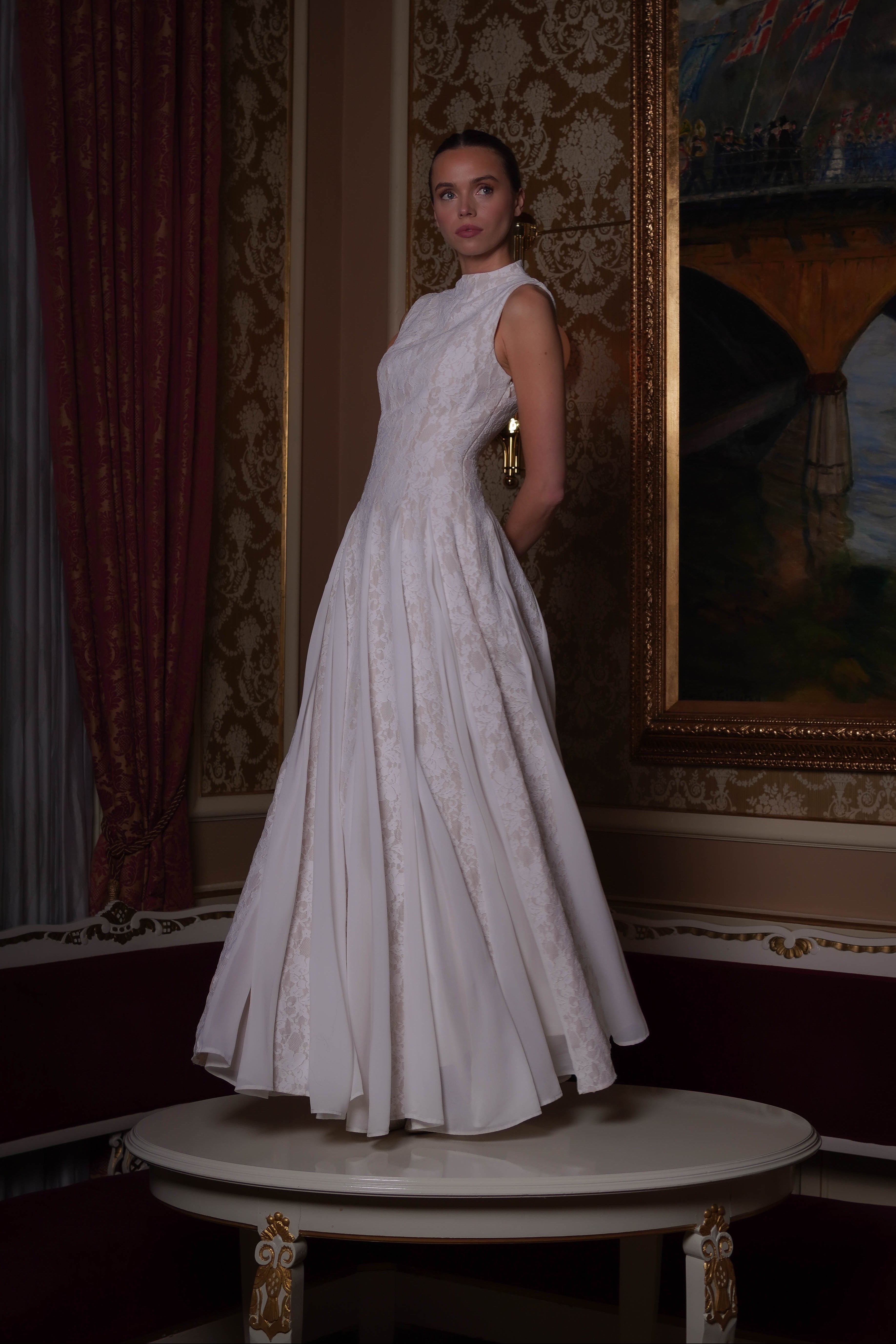 Model: 175 cm · XS · B cup