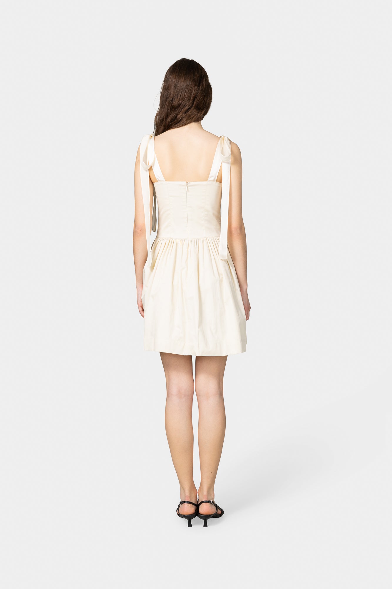 Model: 175cm | Wearing: XS | Cup size: C