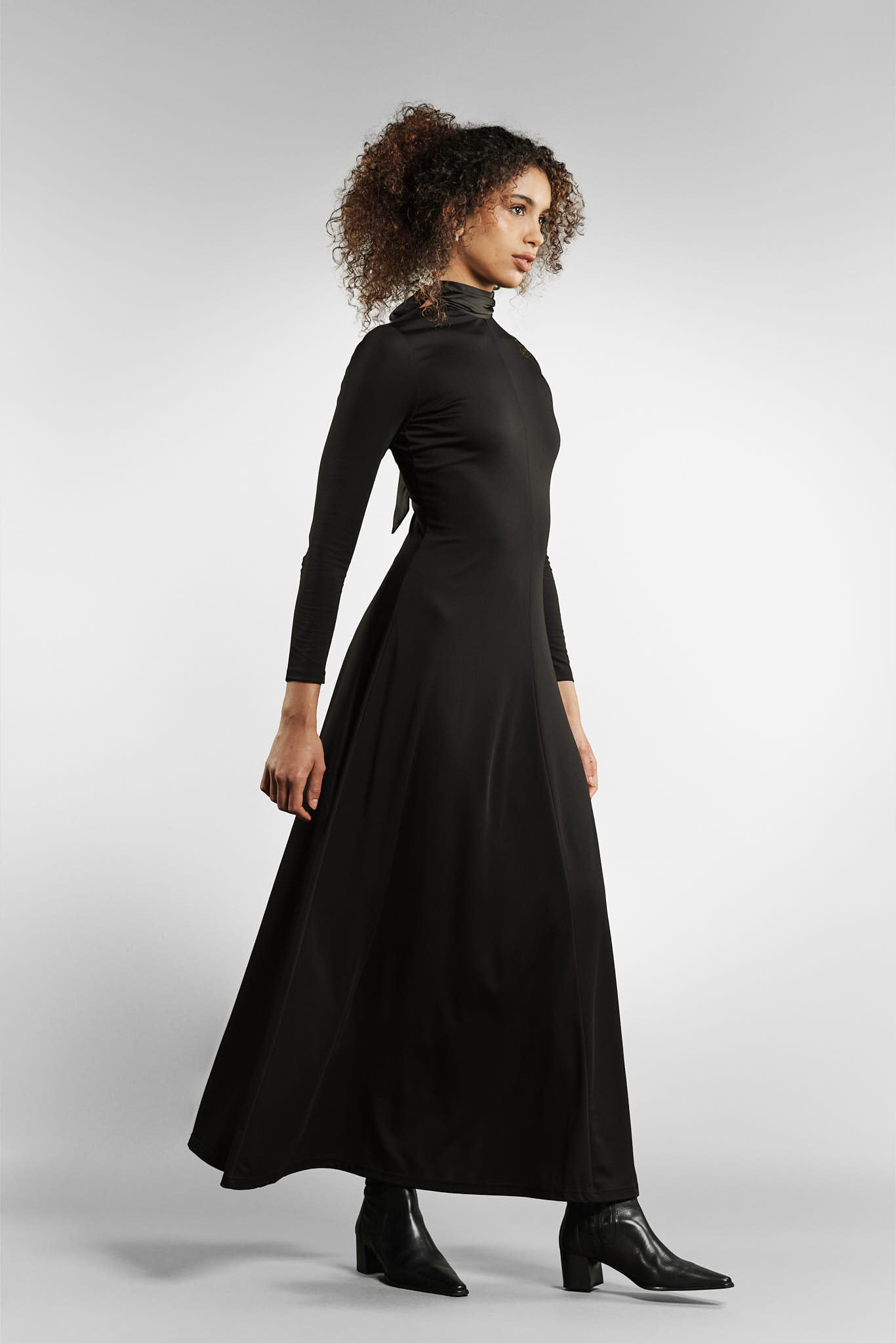 Tuva Turtleneck Maxi With Sleeves Black