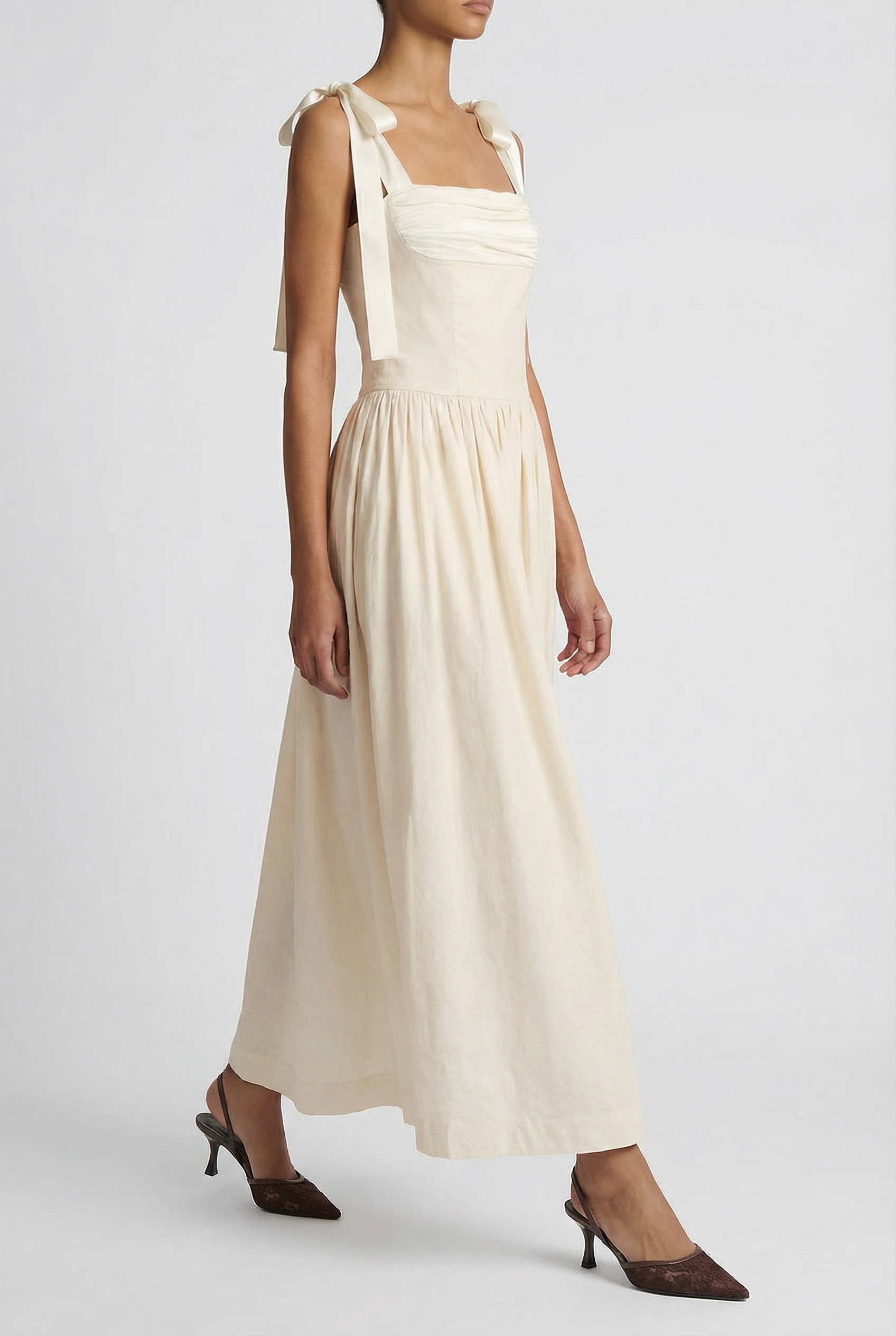 Model: 175 cm · XS · B cup