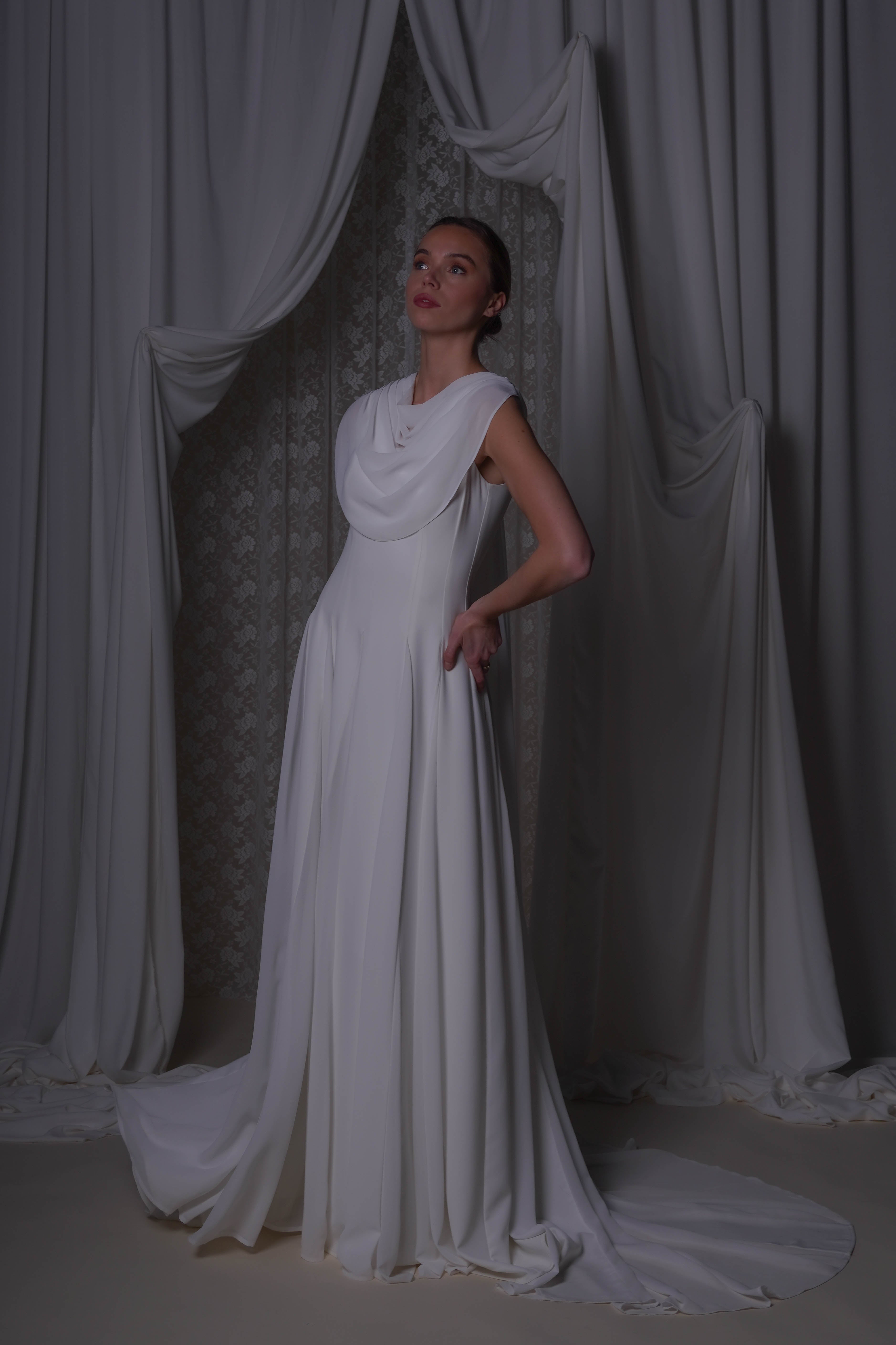 Model: 175 cm · XS · B cup