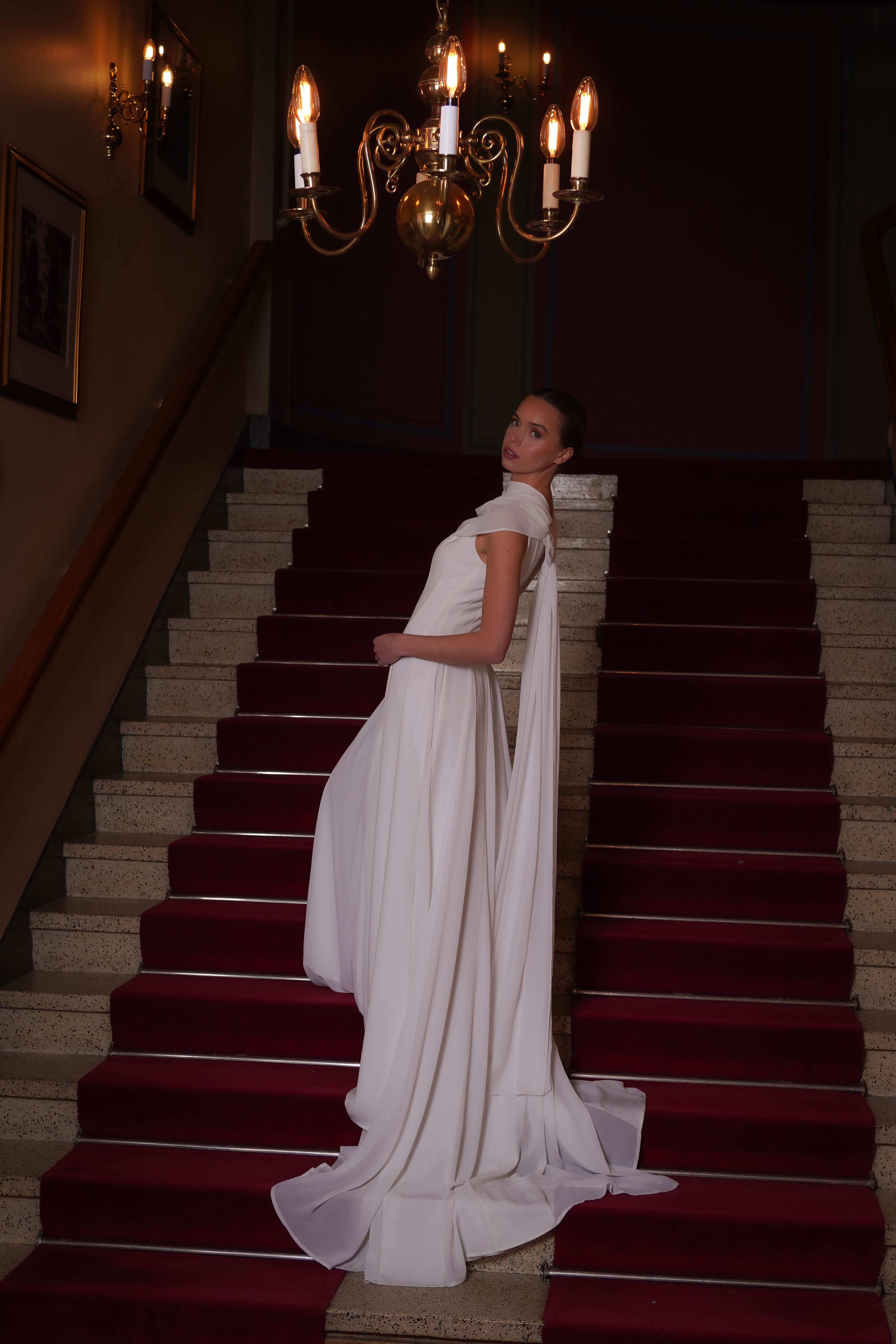 Model: 175 cm · XS · B cup