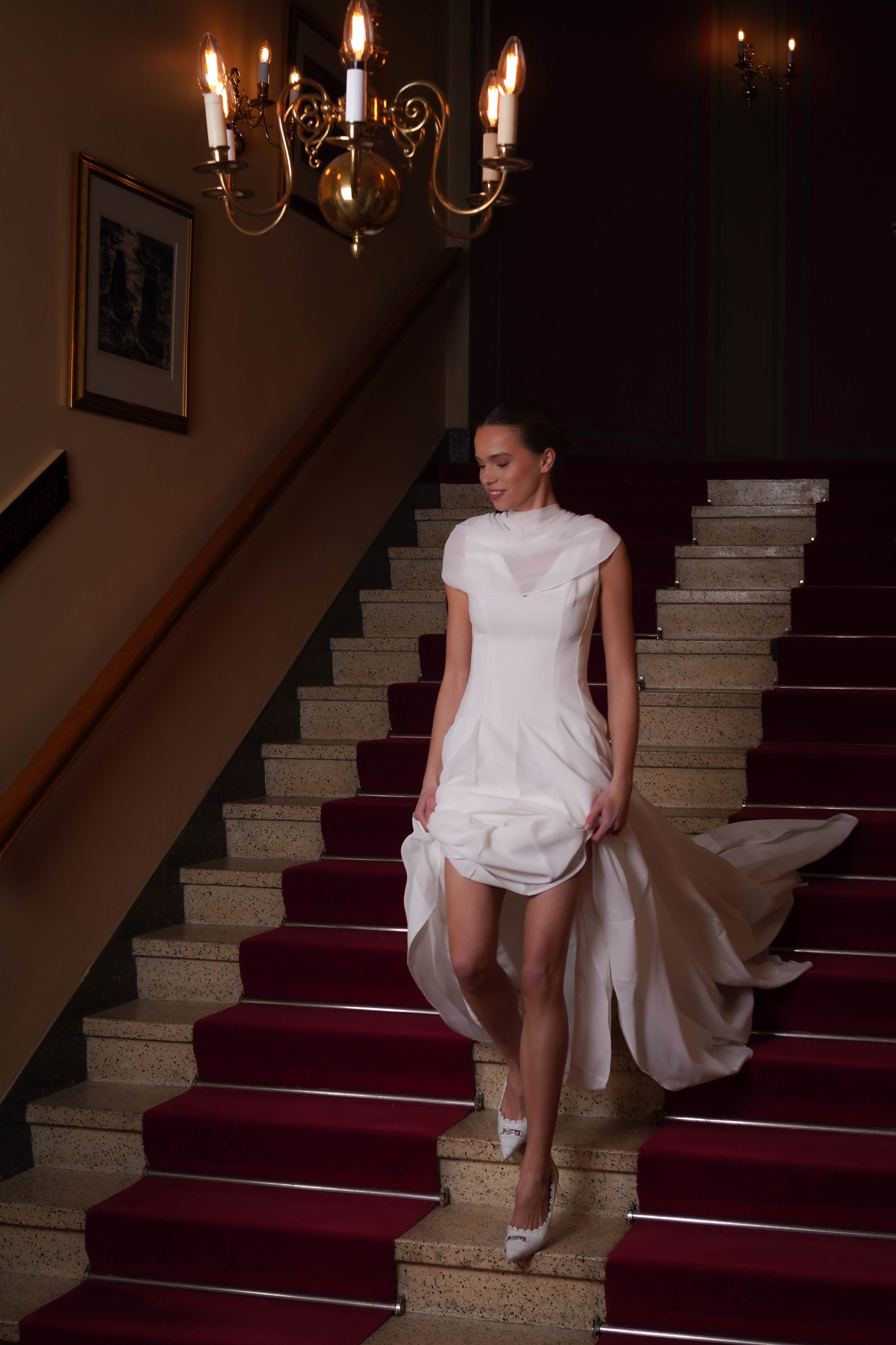 Model: 175 cm · XS · B cup