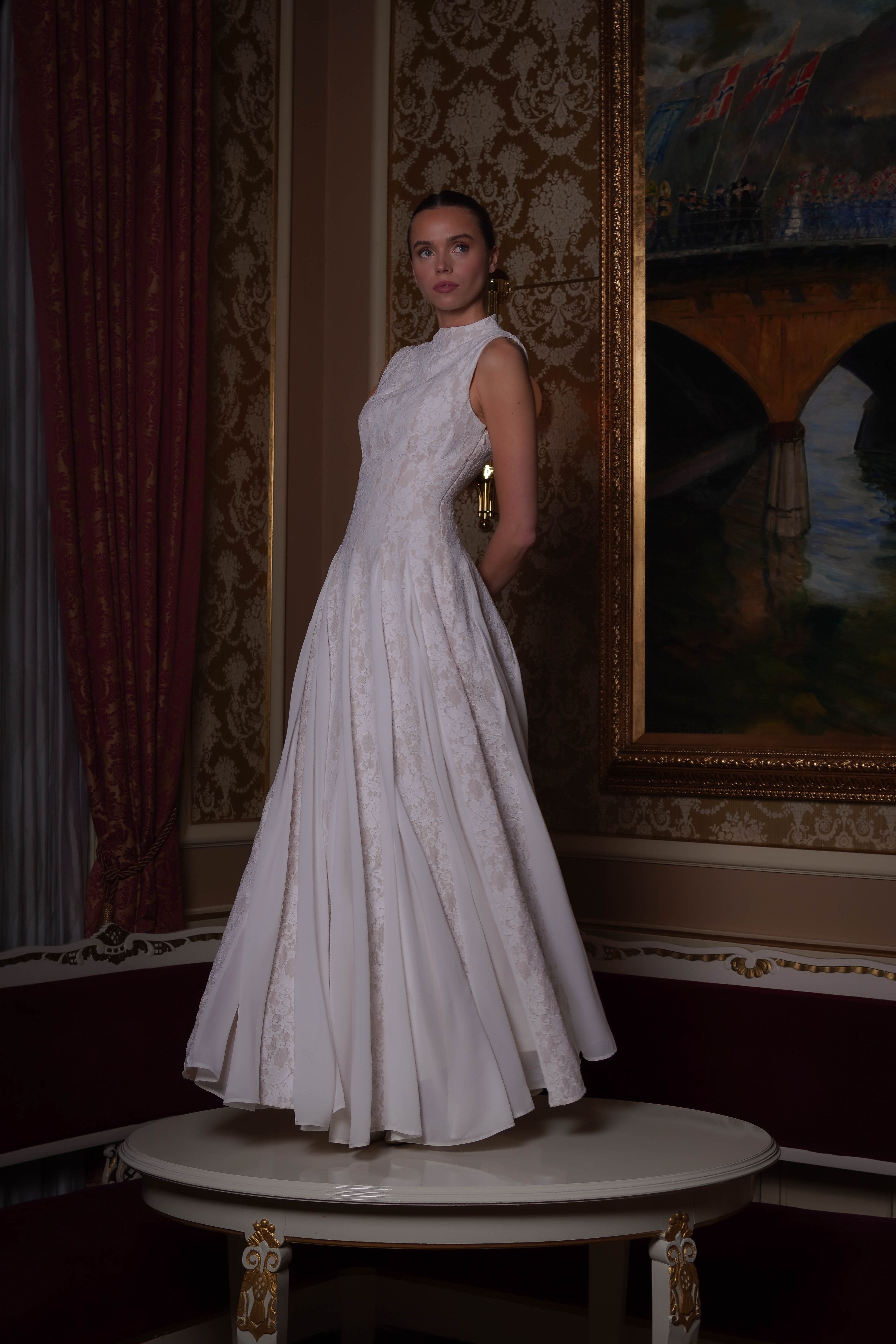 Model: 175 cm · XS · B cup