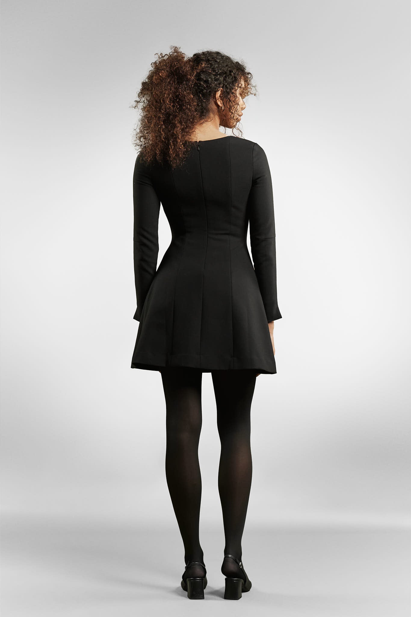 Embla Form-Fitting Mini Dress Black