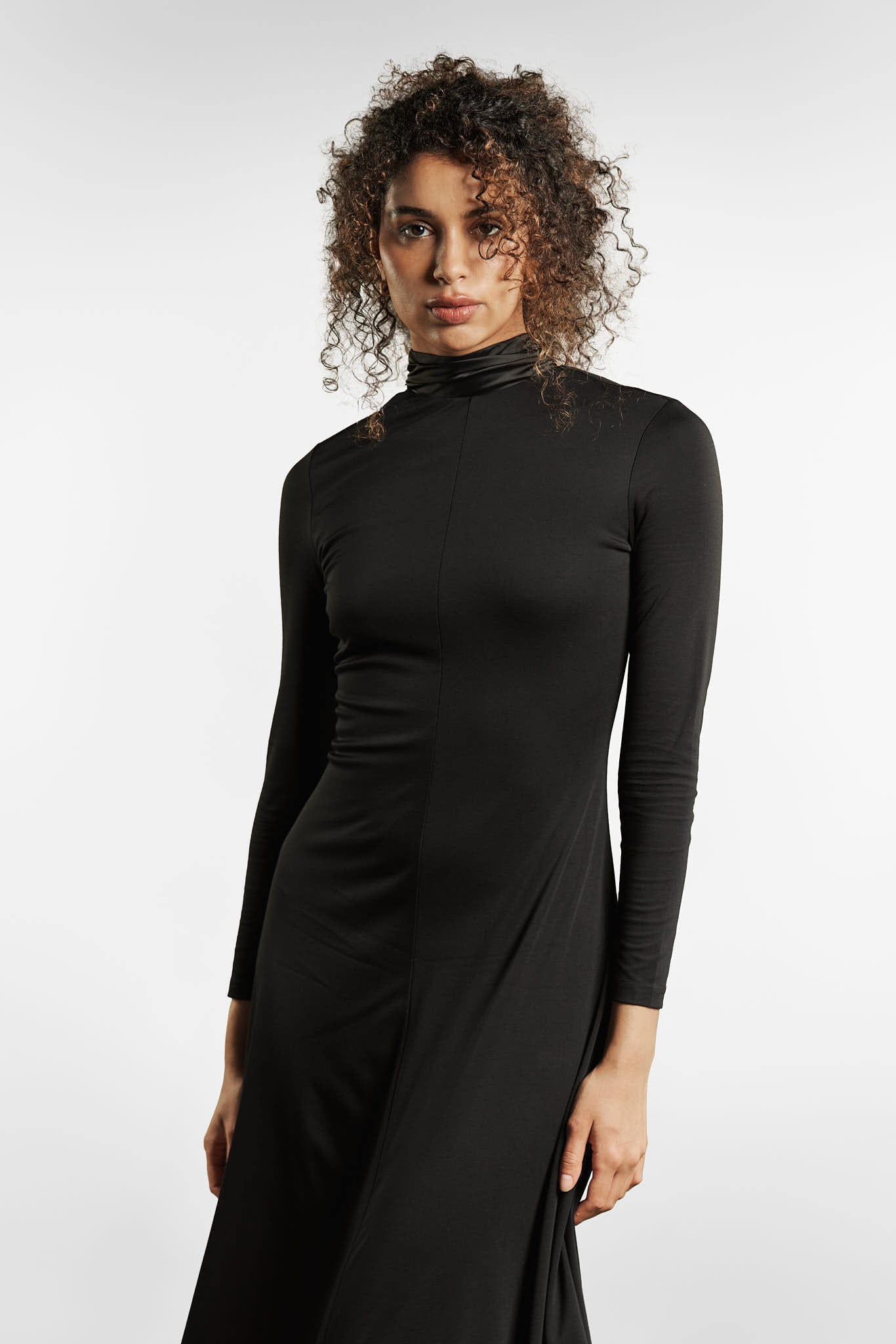 Tuva Turtleneck Maxi With Sleeves Black